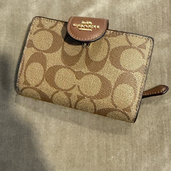 Coach Tan and Brown Signature Wallet - Picture 1 of 4